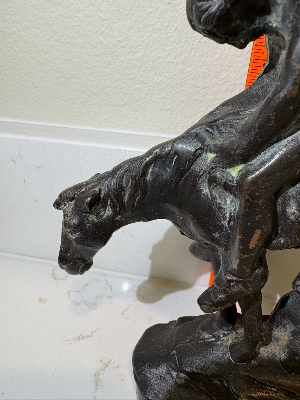 Copper plated cast iron “End of trail” Native American on horse sculpture - Picture 7 of 7